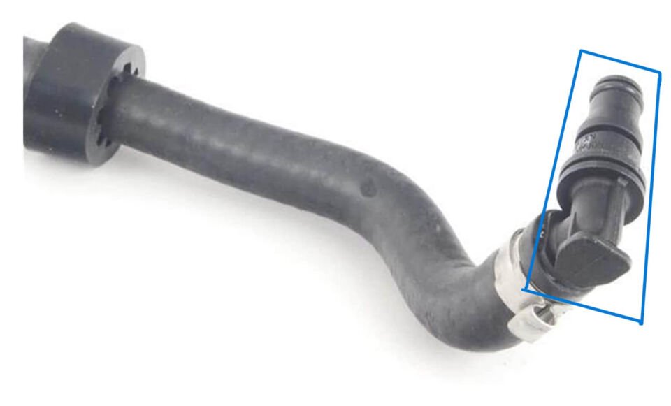 Radyatör Yedek Su Depo Hortum Ucu Rekoru Sol C Seri W204, E Seri W211 OEM A2115010725