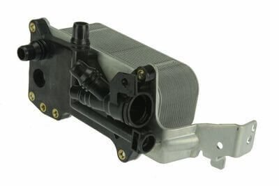 Yağ Radyatörü Otomatik Şanzıman / Otomatik Şanzıman Yağ Soğutucu BMW 5 Seri F07, F10, F11, 6 Seri F06, F12, F13, 7 Seri F01, F02, Motor: N52, N53, N63, OEM 17217638580, 17217601951